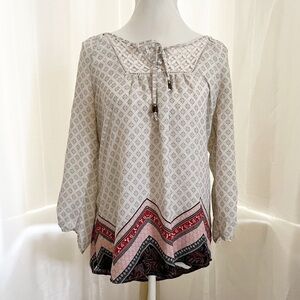 Rewind, Geometric lace detailed blouse Size M